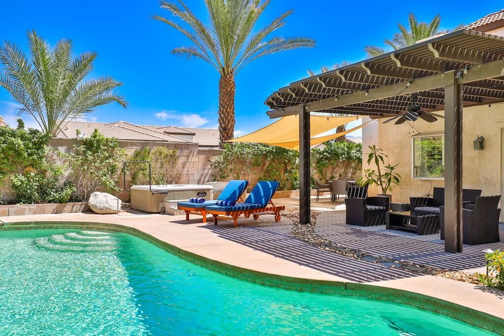 Private Oasis Pool