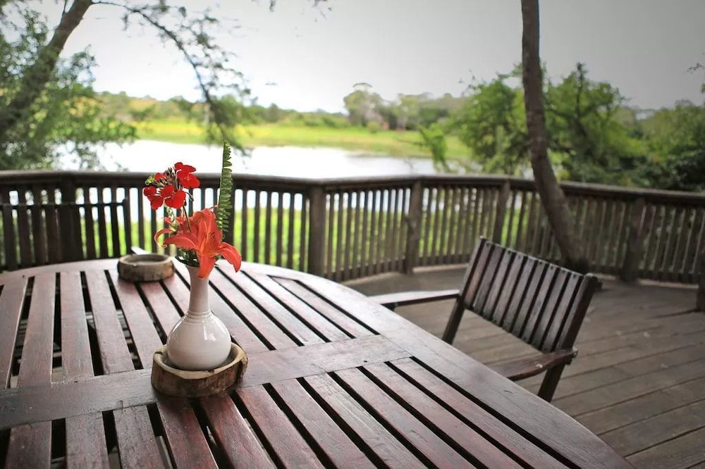 Antelope Park Safari Lodge