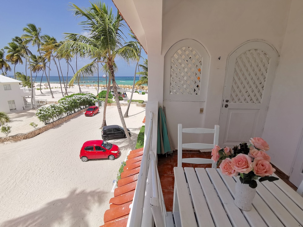 Los Corales Tropical Beach Resort & SPA