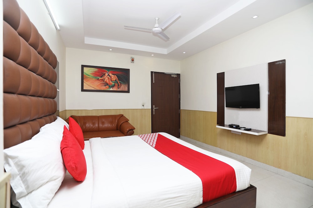 OYO 2295 Hotel Razia Inn view 5
