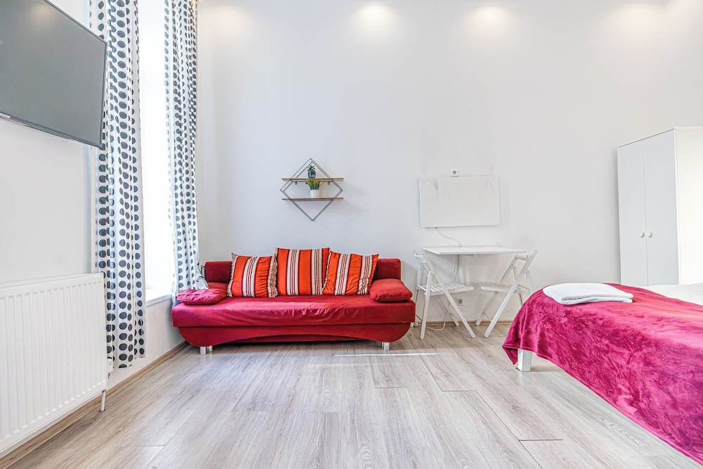 Cozy Apartment for 3 Near Lugner City