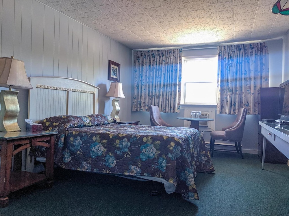 Fredericton Vacations - Skyline Motel  Campus Inn - Property Image 10