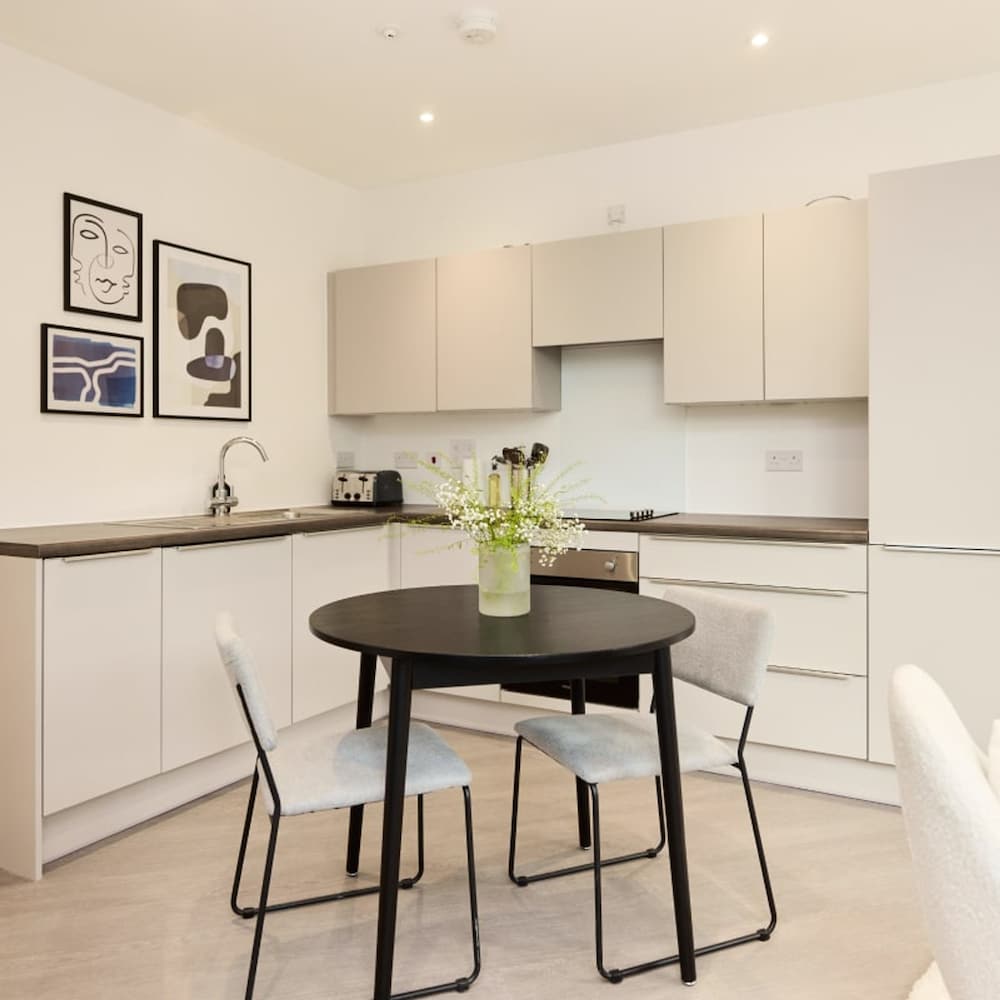 The Mitcham Secret - Amazing 1bdr Flat view 3