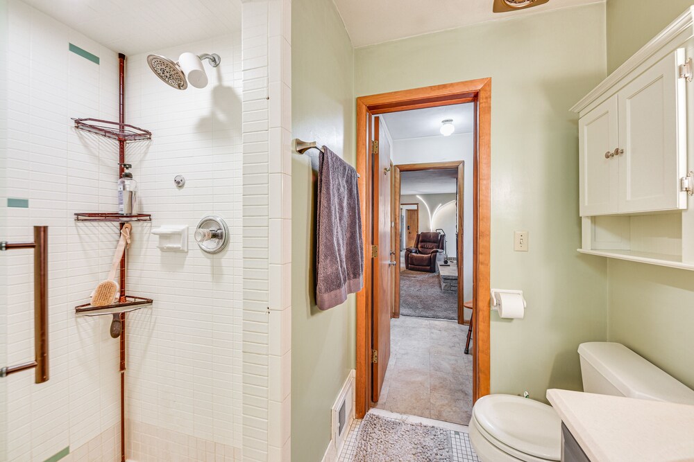 Convenient Racine Home: 4 Mi to Lake Michigan! - Property Image 16