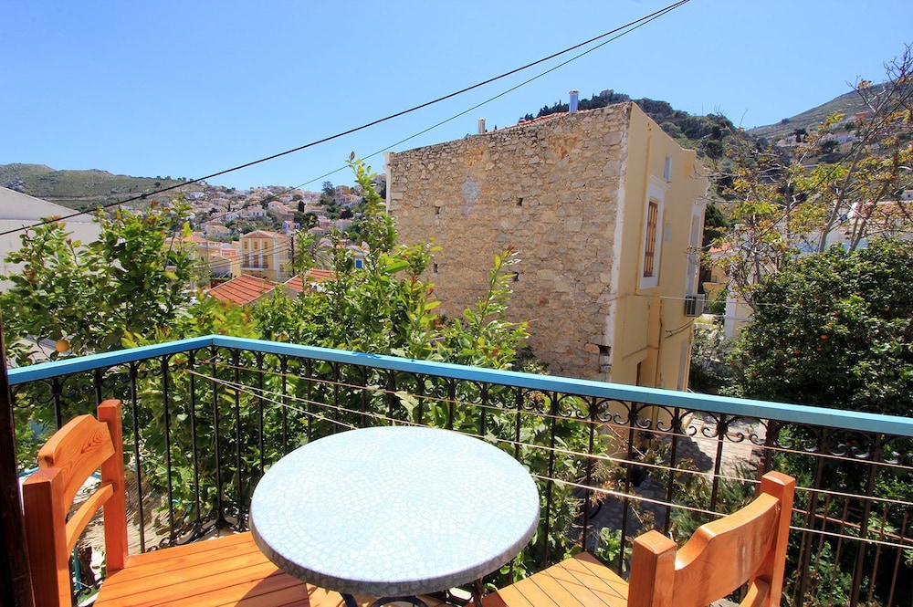 Symi Center