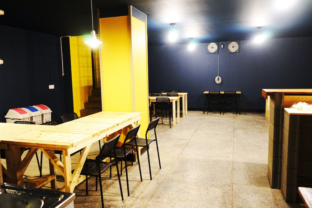 Onna Guesthouse - Hostel