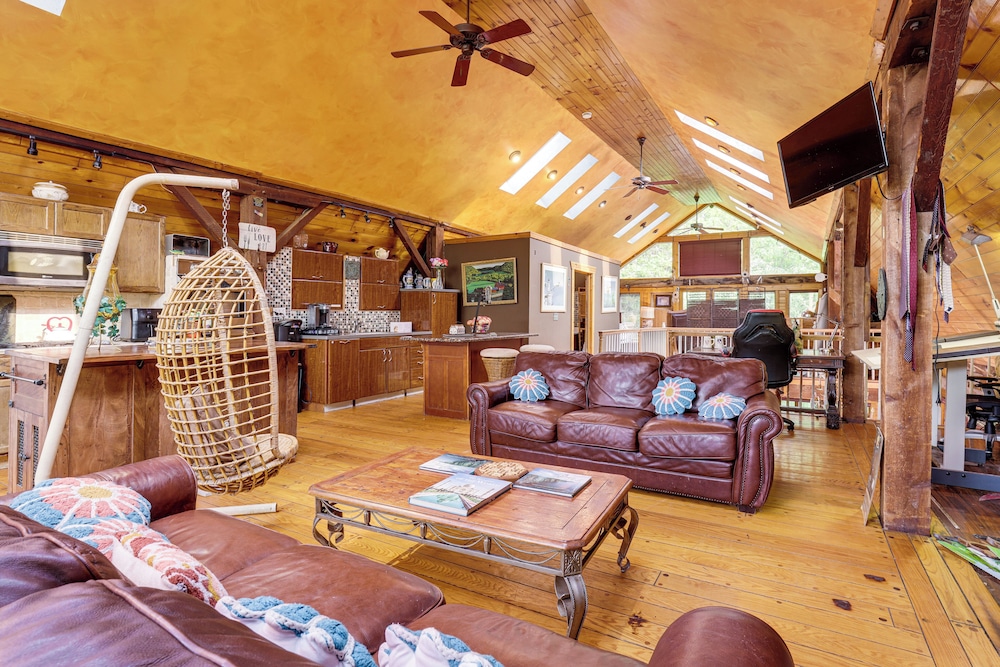 Swim & Sip: Creative Retreat 2 Mi to Owasco Lake