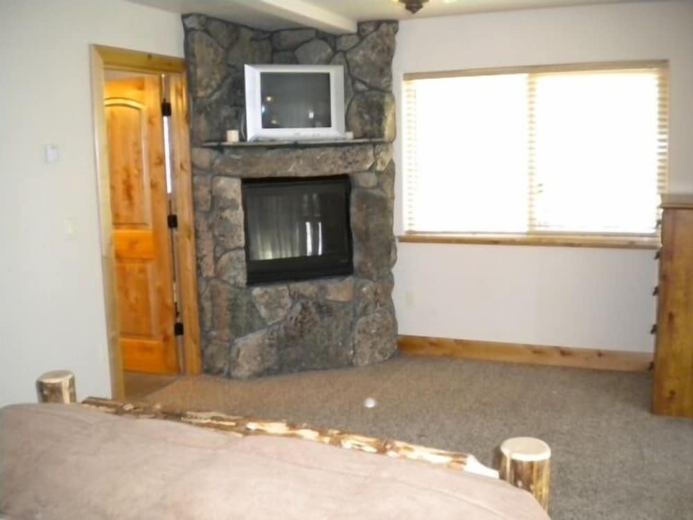 Lake Tahoe Vacations - 1637 Black Bart Court - Property Image 7