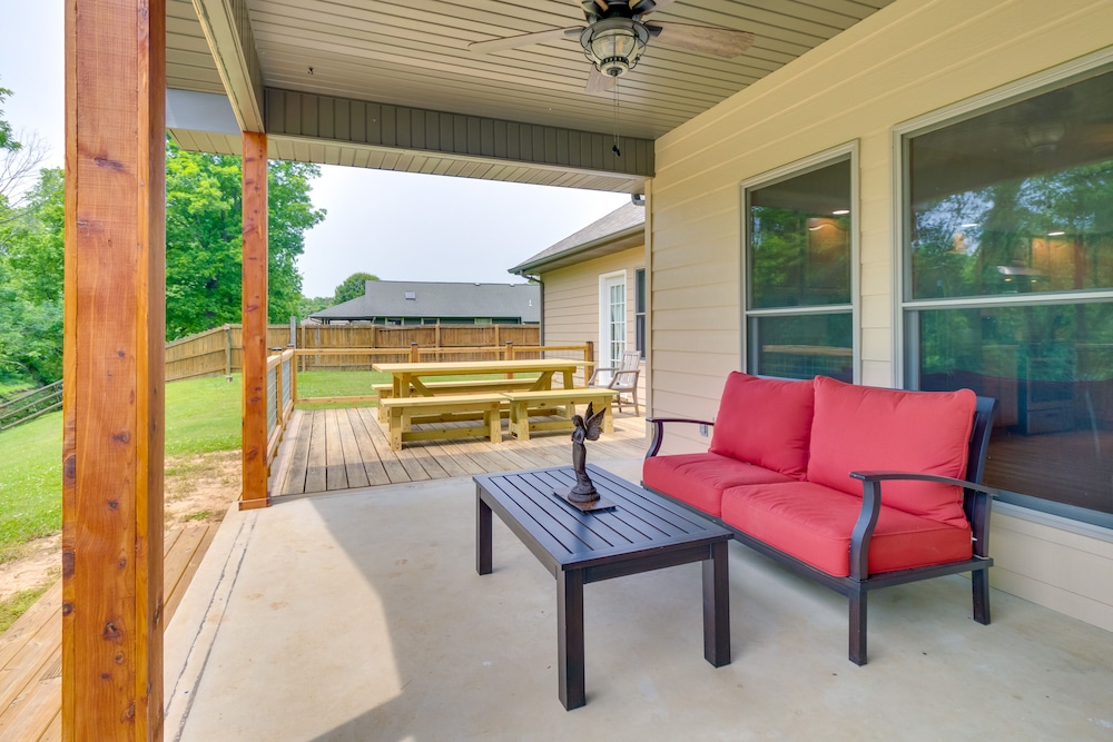 Waterfront Getaway w/ Patio on the White River! view 4