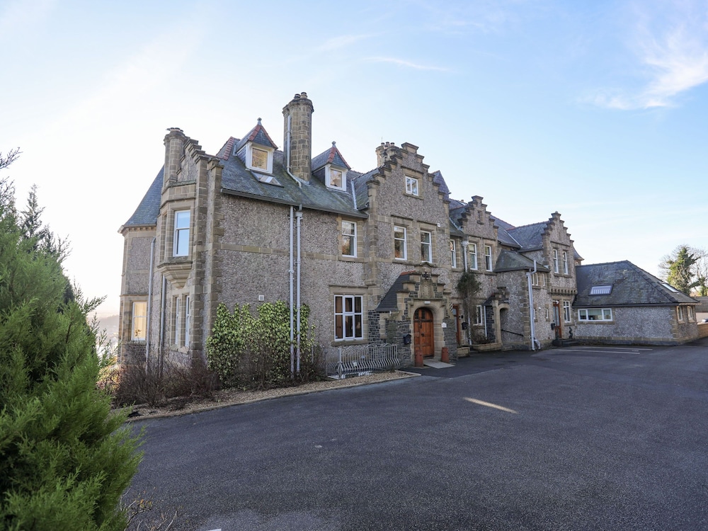 Bryn Mel Manor Straits View