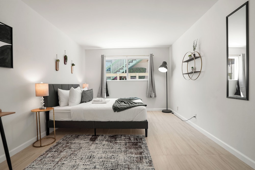 Charming 2BR Ocean Getaway in Pacifica