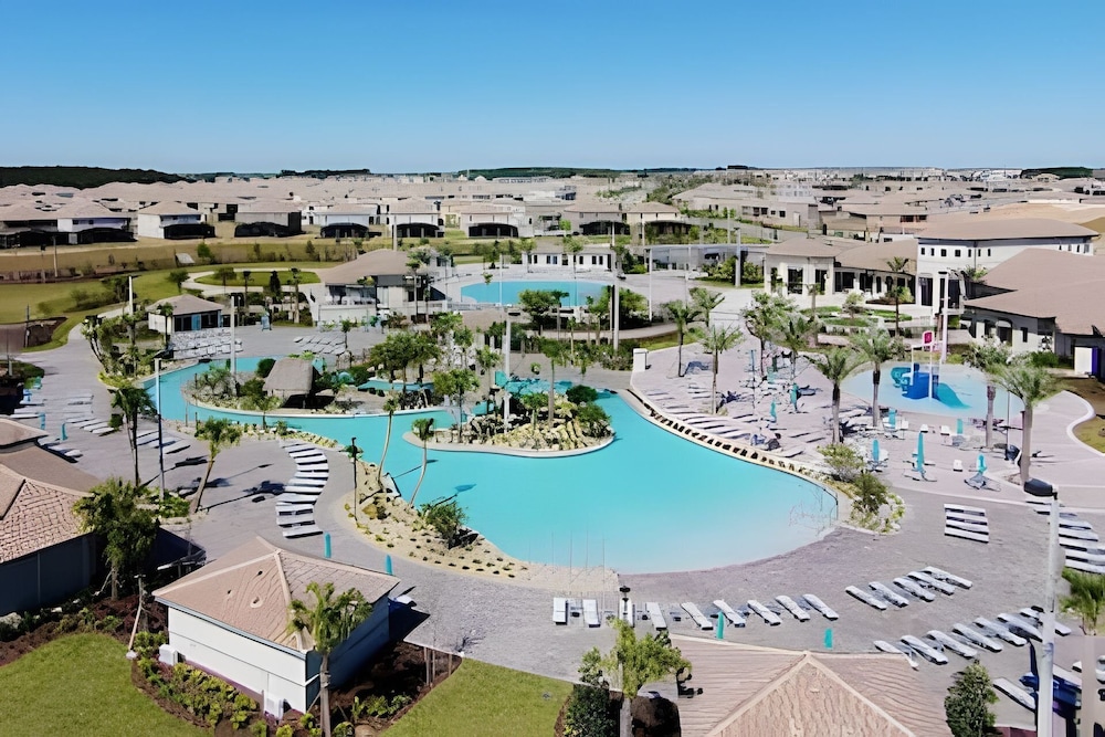 Champions Gate 6BR Luxury Home + Resort