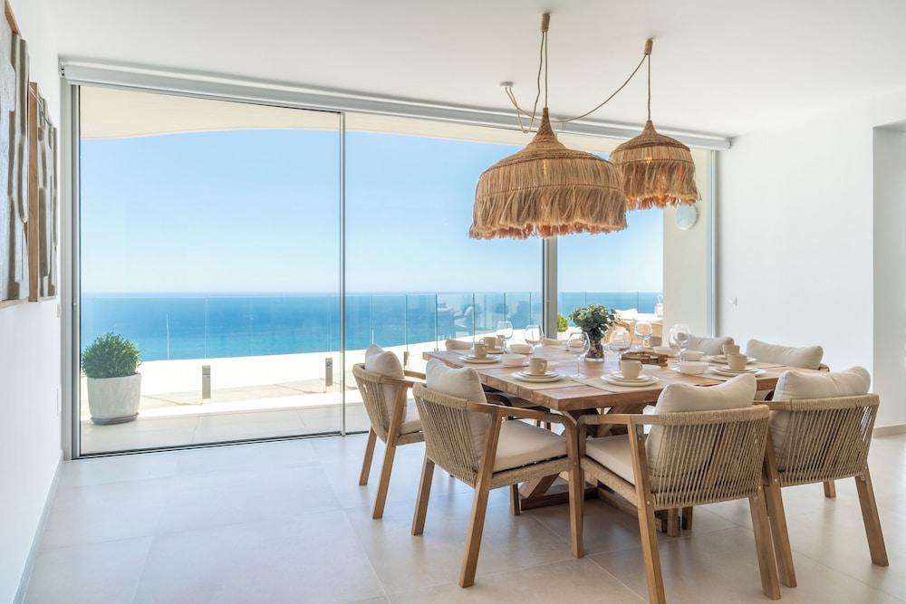 Benalmadena Luxury 4 Bed Apartment Jacuzzi
