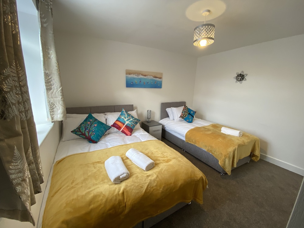 Octagon Apartment 3 view 5
