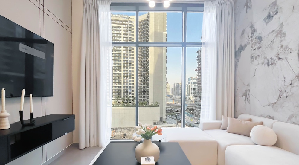 Luxury 2BR in Merano Tower Stunning City Views