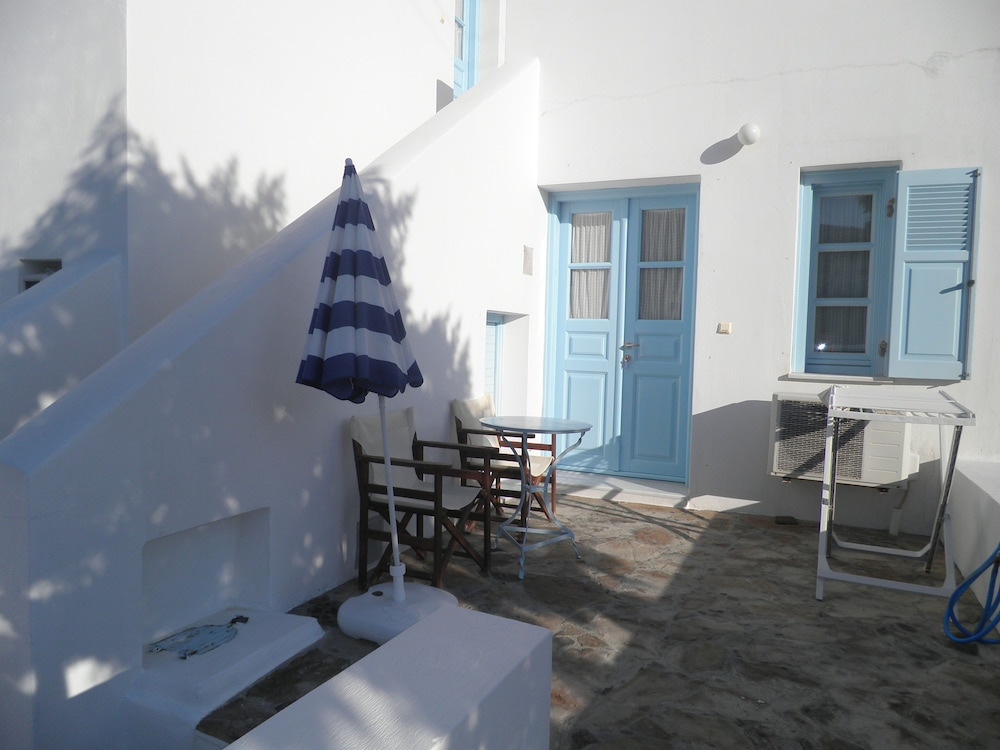 Kavalieros Studios - Property Image 15