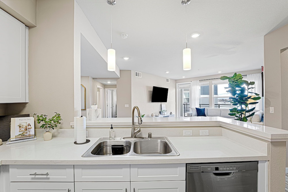 Designer Apt With Jacuzzi Walk To Casino Imax - Property Image 26