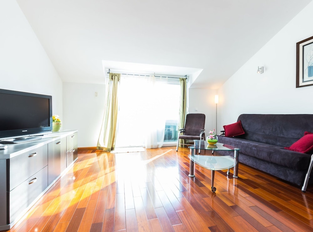 Elegant and Lavish Leisure Apartments Zadar With Outdoor Pool