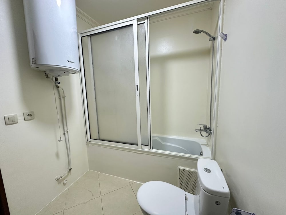 SHRTSTAYS Guesthouse