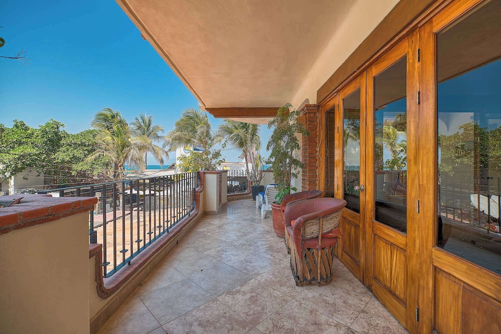 Ocean View 2Br Condo-balcony-beach-pool - 204