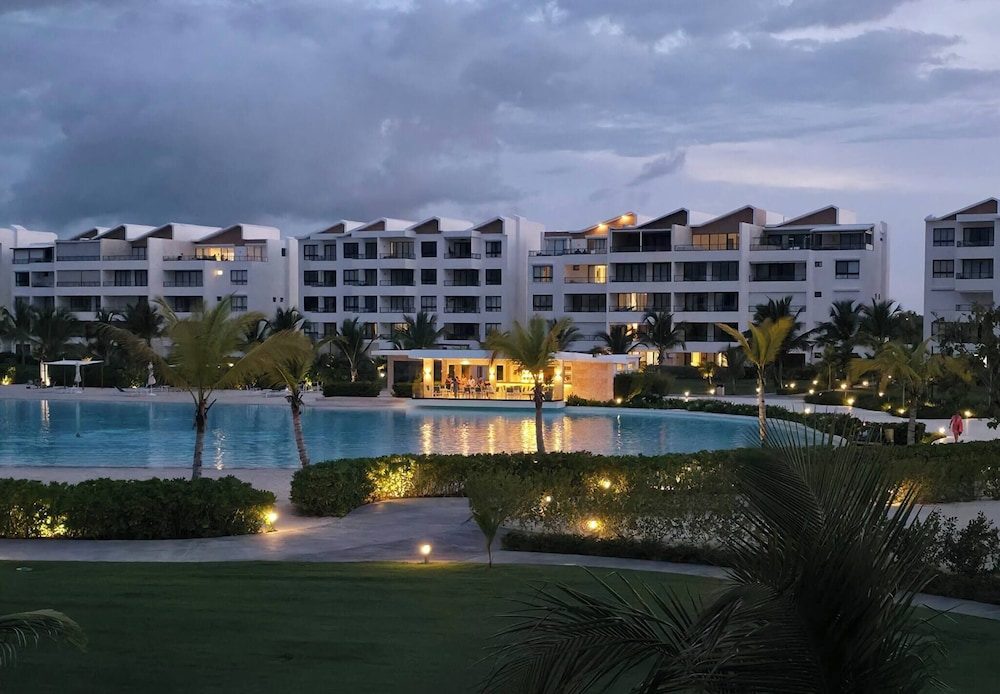 Oasis Turquesa Punta Cana Crystal Lagoon