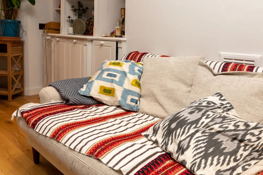 Snug 2BD Flat in Ladbroke Grove