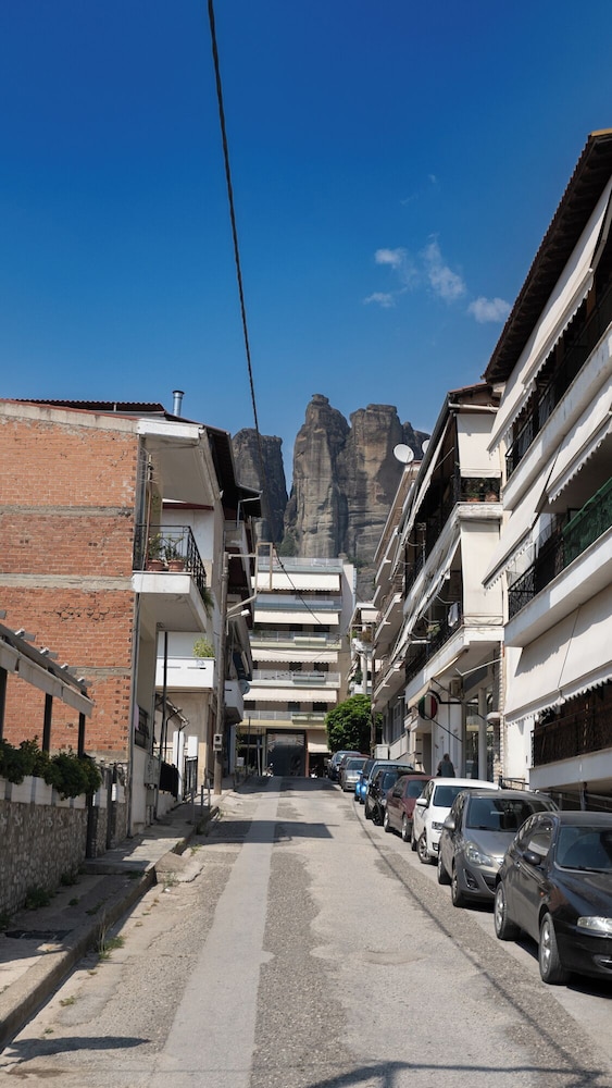 My Home - Meteora Central Apt - 2 BD
