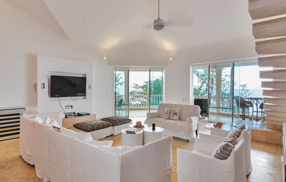 Luxury Penthouse Hispaniola Beach