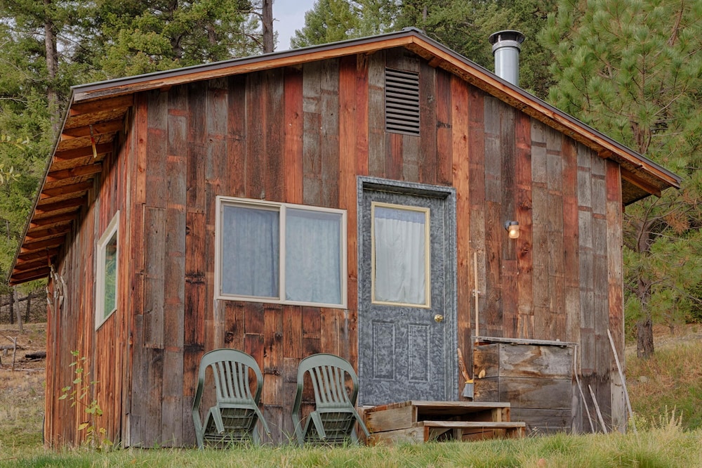 Cosmos Cabin at Eden Valley