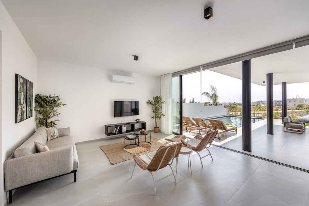 Protaras Aqua Pearl Villa 9