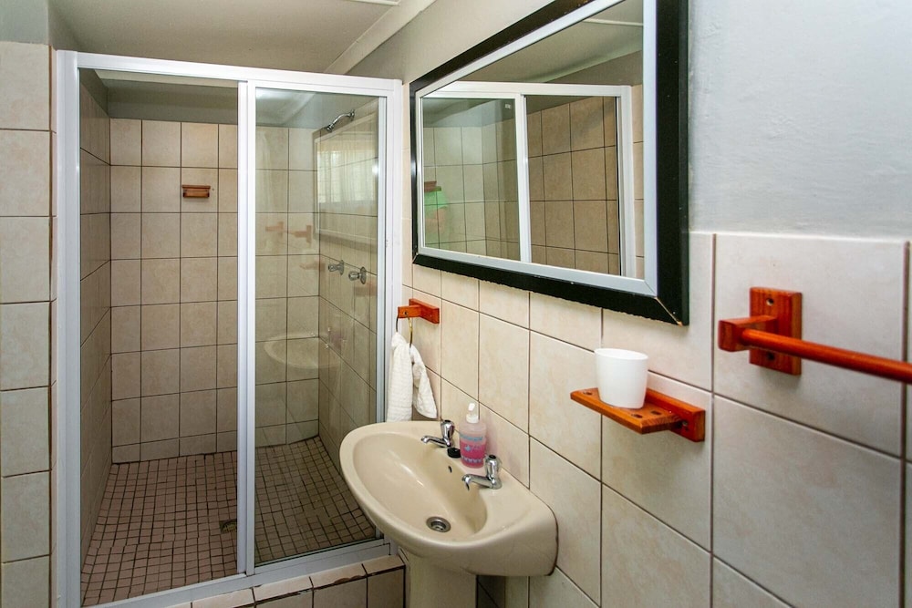 Langenhoven B and B