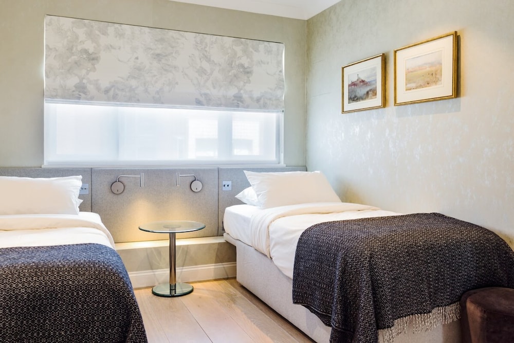 Beautiful 2 Bed 2 Bath Flat in South Kensington