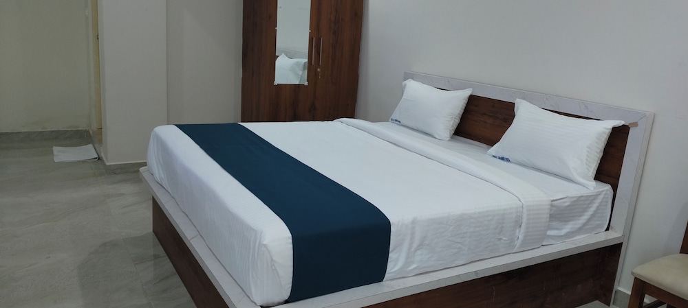 Hotel Grand Vista Nearby International Airport