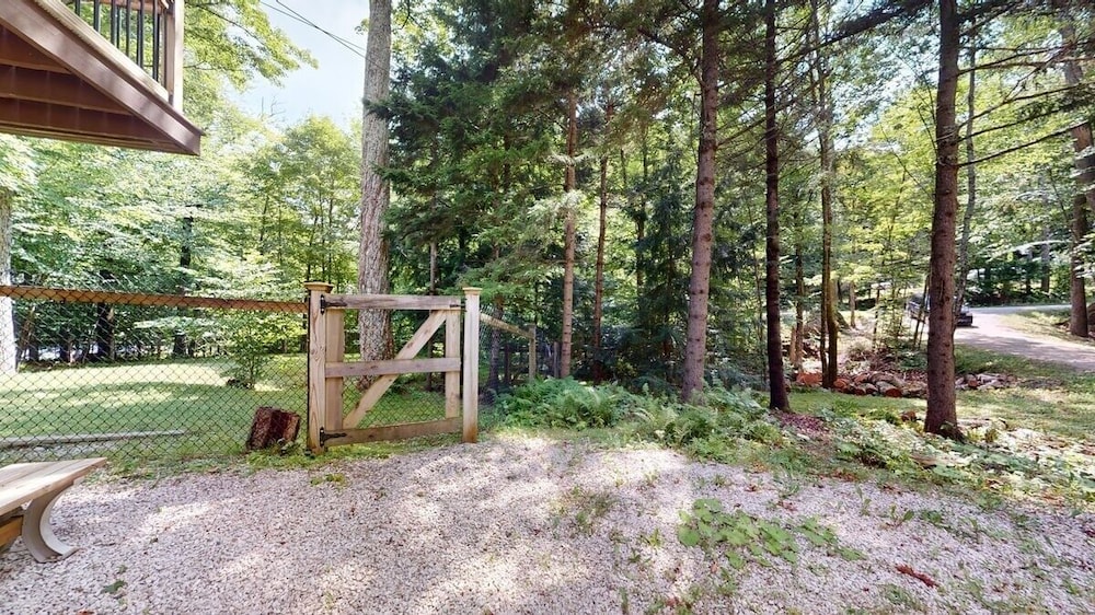 Dean Hill Chalet 5 Bedroom Townhouse by RedAwning view 4