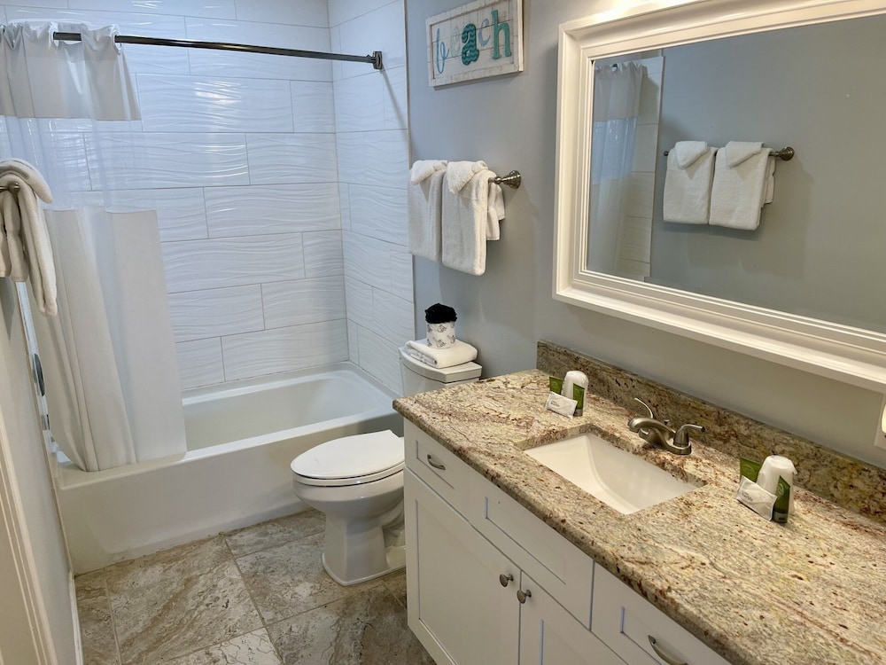 Beachgate Condo Suites And Hotel 224+226 2 Bedroom Condo