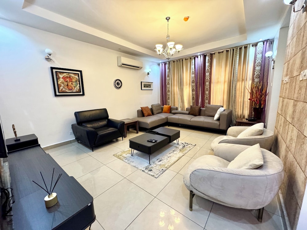 FURNISHED APARTMENTS Duplex