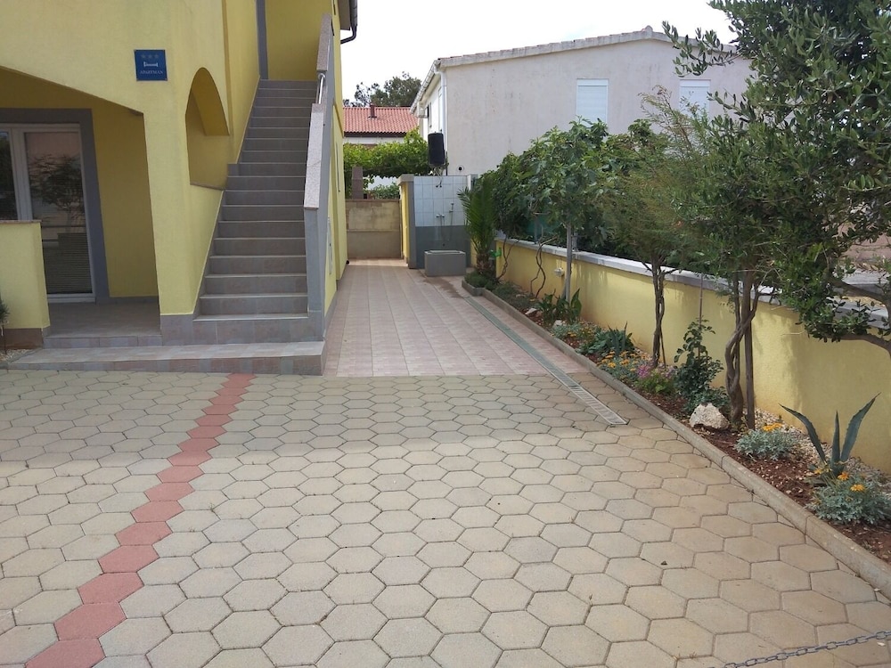 Photo 27