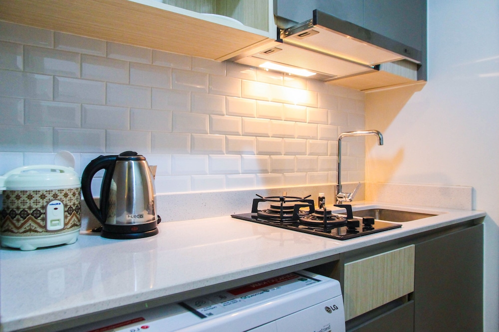 Cozy Stay Studio Room at Gold Coast Apartment view 2