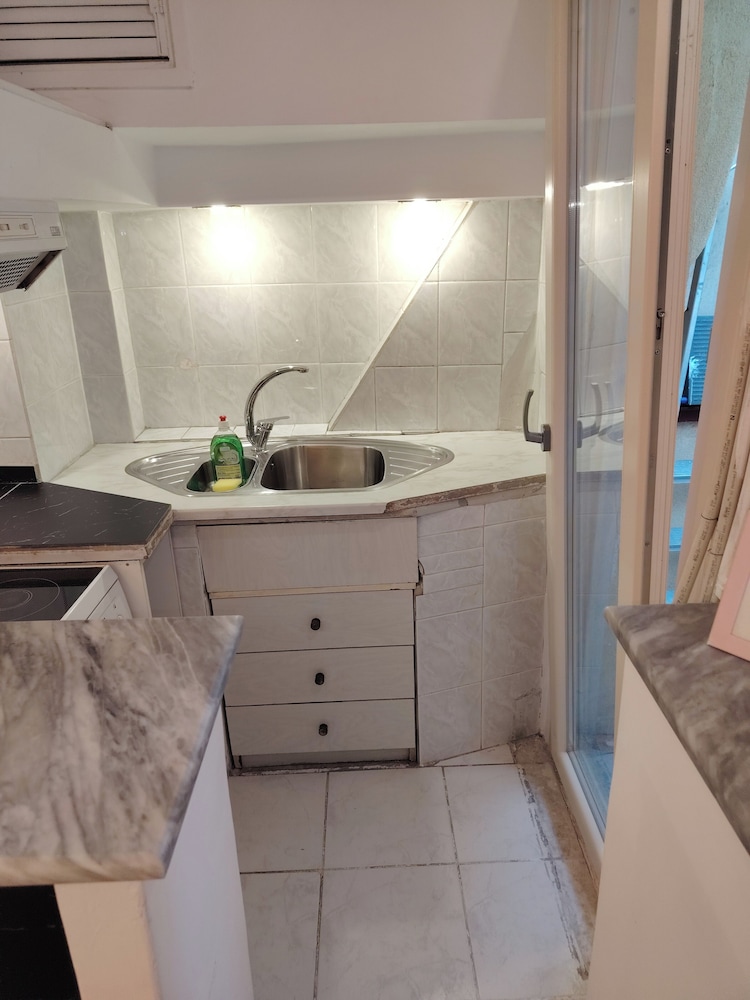 Large Studio/family Apartment