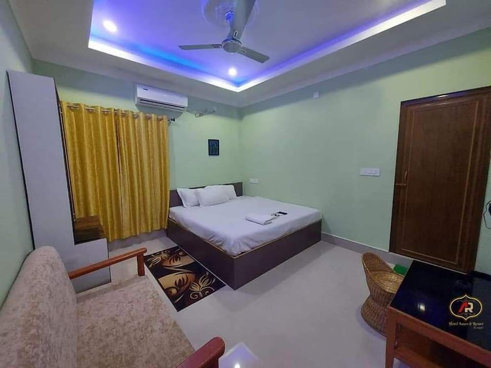 Hotel Aayes & Resort