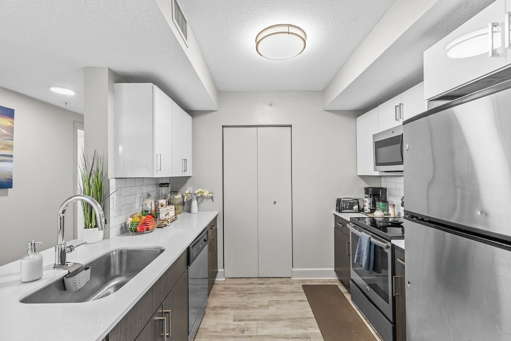2Br2Ba Next To Jackson Memorial Hospital