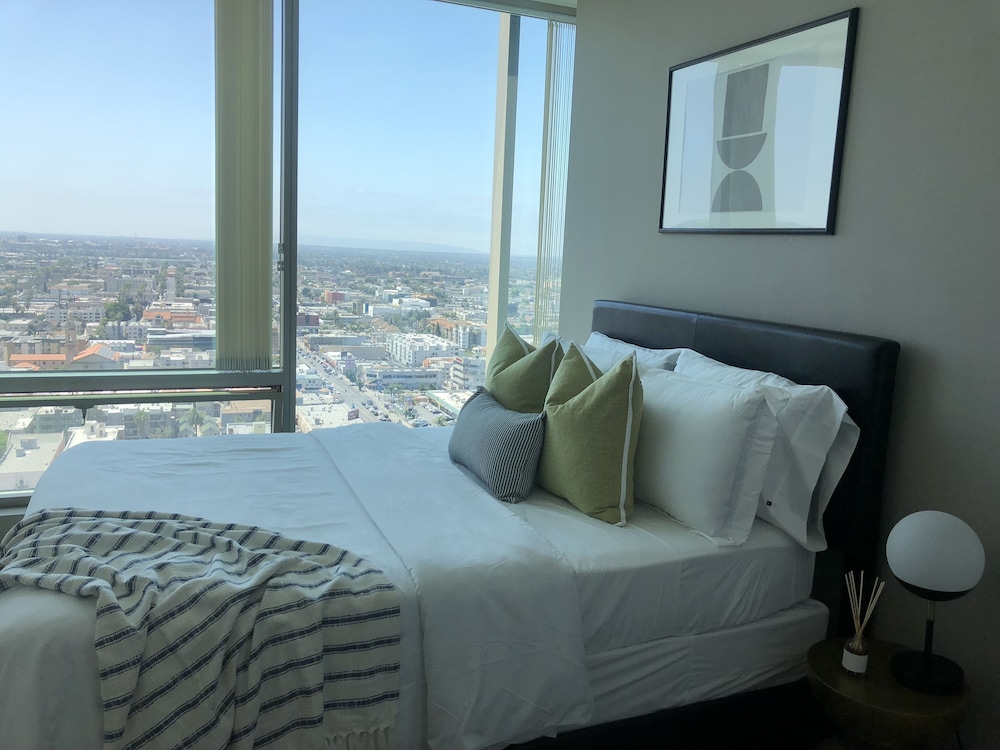New Lyfe Finest Luxury Apartment