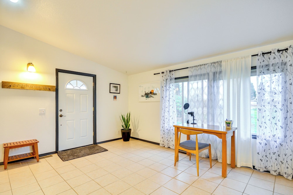 5 Mi to Forest Grove: Historic Farmland Escape