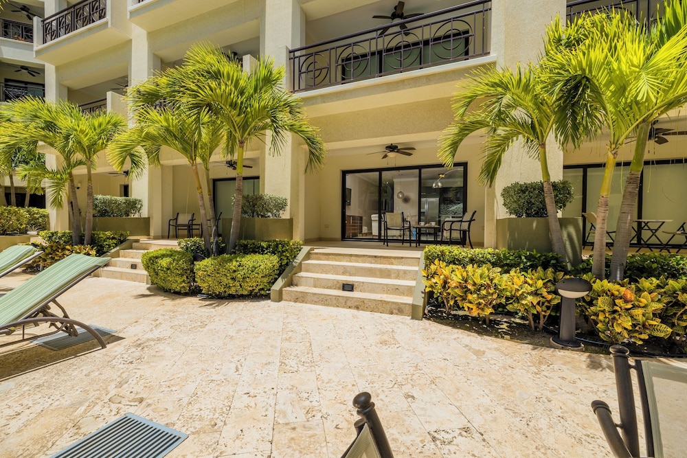 Condo 1 one bed, Palm Beach