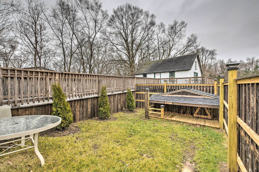 Pet-friendly Bartlett Farmhouse w/ Deck! view 2