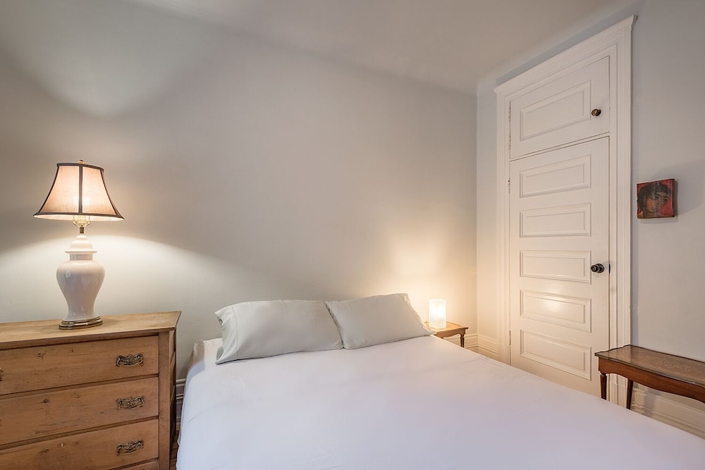 Beautiful Vintage 2BR- Heart Of Downtown - Image 1