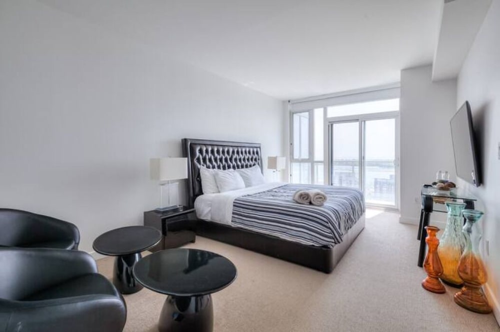 Waterfront Luxury Residences - Image 4