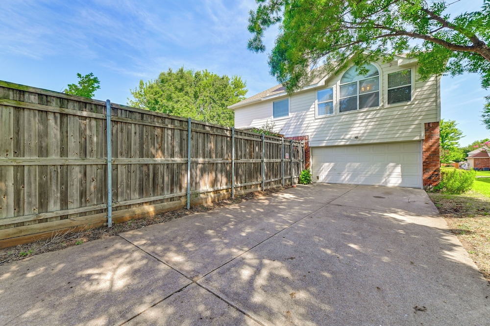 DFW Sports Hub: Home w/ Pool & Hot Tub in Frisco!