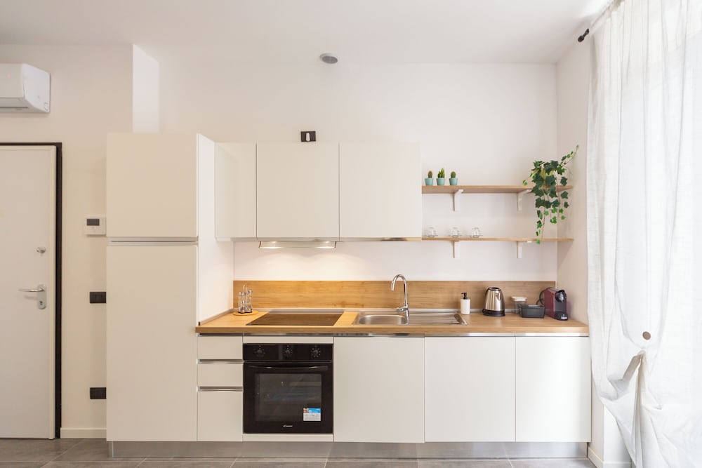 KHL apartments
