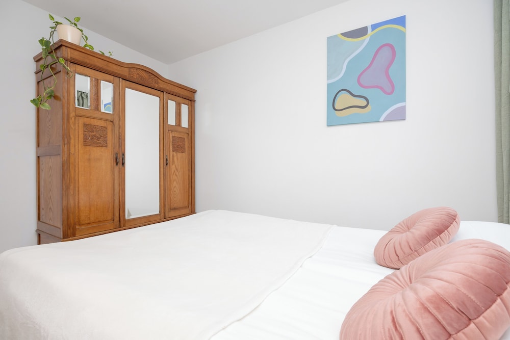 Apartment With Balcony by Renters view 3